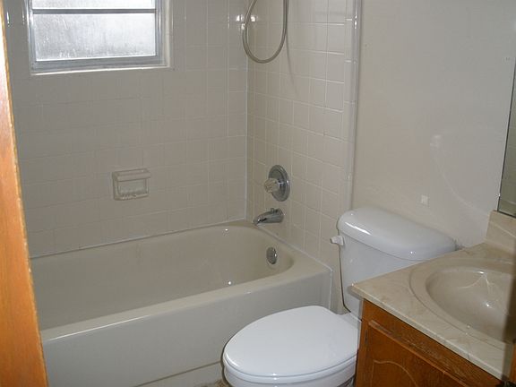 2nd image of 2409 Haddington Ct