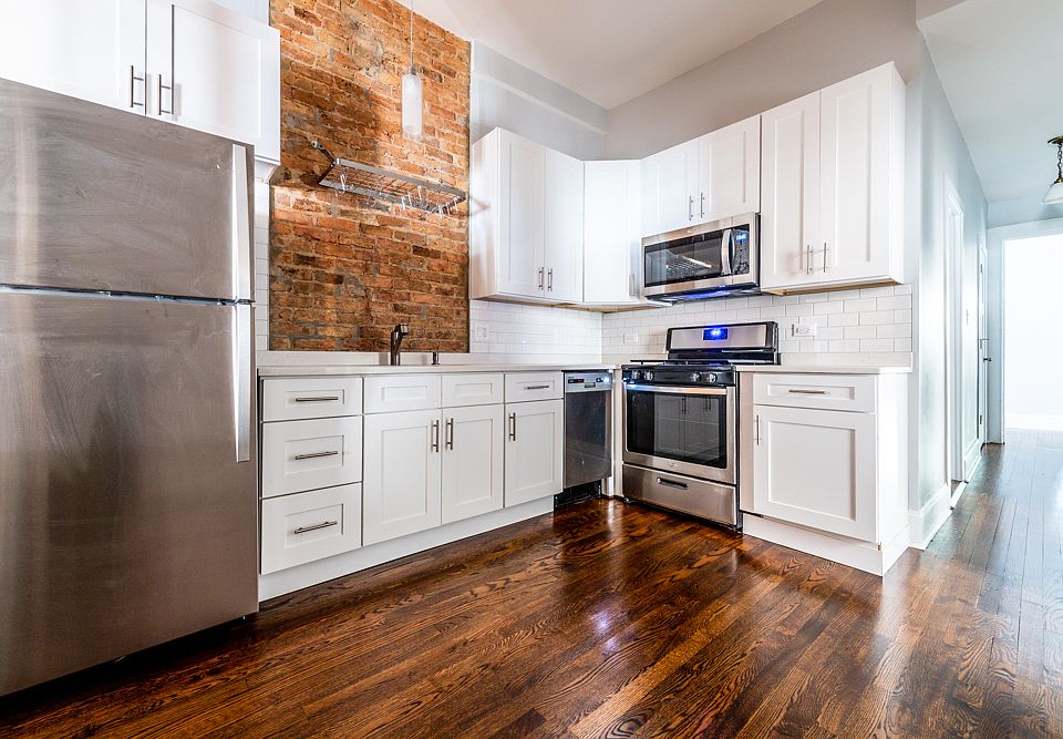1st image of 2040 N Bissell St APT 2