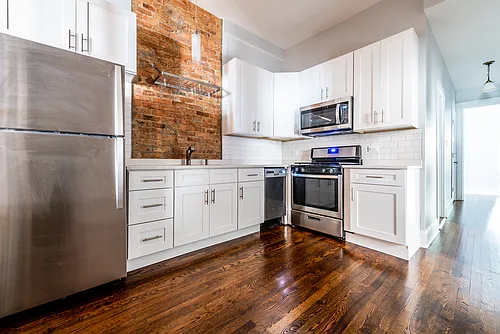 2040 N Bissell St #2 Photo 1