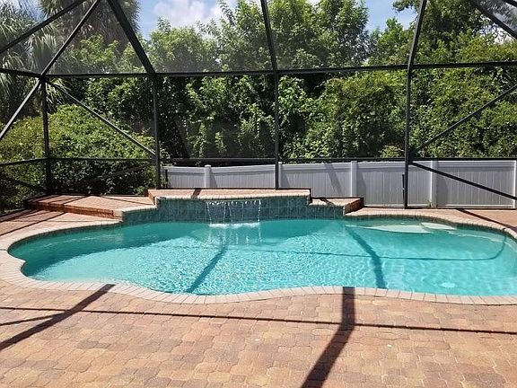 3rd image of 4998 Alamanda Dr