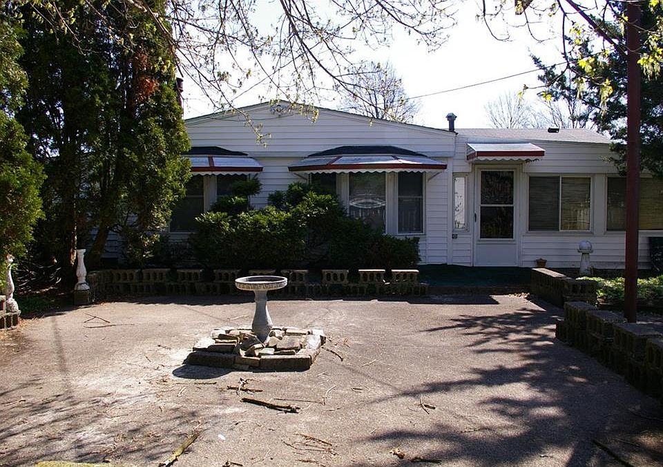 2nd image of 3656 N Kiel Ave