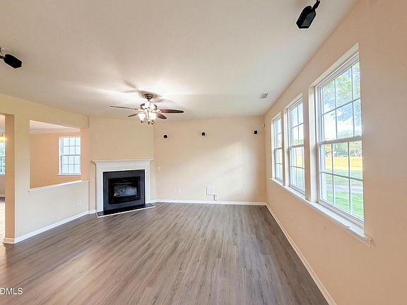 3rd image of 192 Solheim Ln