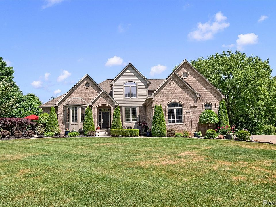 1st image of 68960 Silver Fox Ln