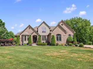 68960 Silver Fox Ln, Washington, MI 48095