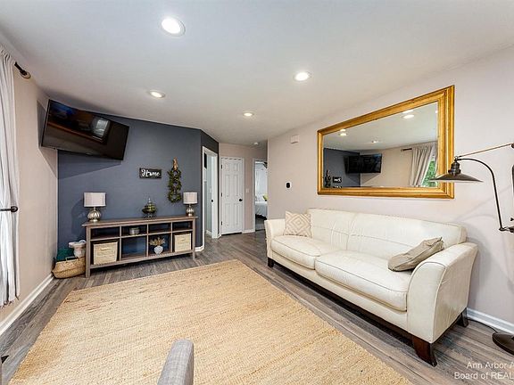 5th image of 3330 Fernwood Ave