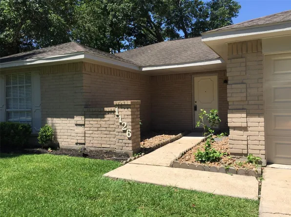 1126 W Belgravia Dr, Pearland, TX 77584