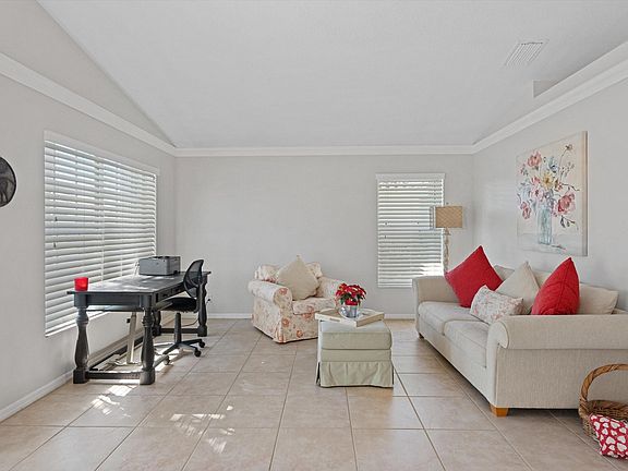 5th image of 1871 Corsica Dr