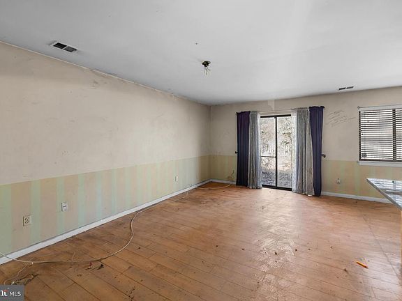 4th image of 11308 Geddys Ct