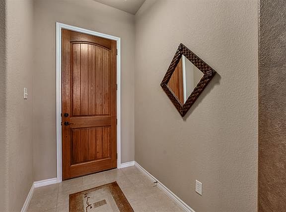 5th image of 1240 Isabella Ln