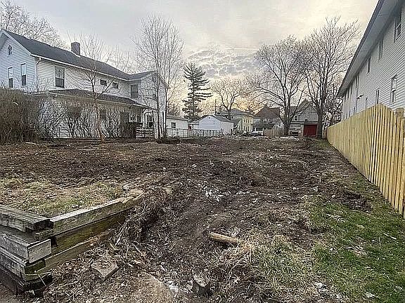 2nd image of 918 N 11th St