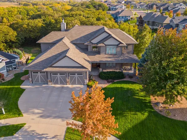 9005 E Torrey Pine Cir, Sioux Falls, SD 57110