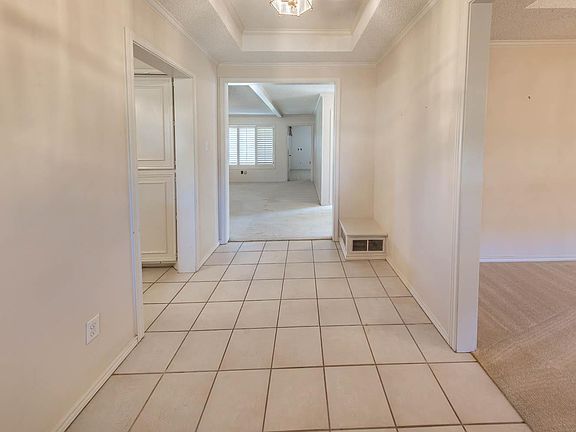 4th image of 6803 Saratoga Ave