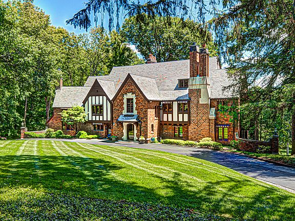 2nd image of 5625 Sunset Ln