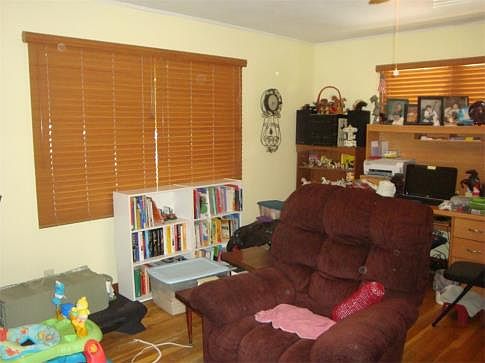 2nd image of 1508 Woodlawn St