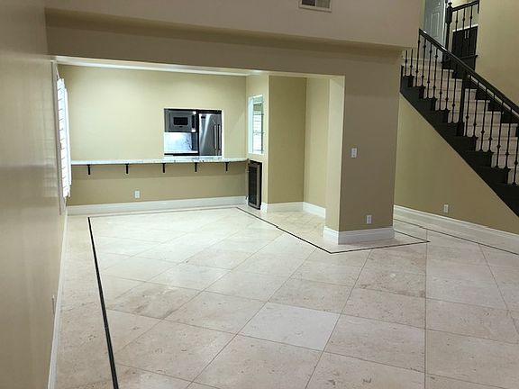 4th image of 2122 Laurelwood Dr
