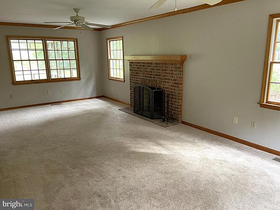 4th image of 7883 Grace Cir