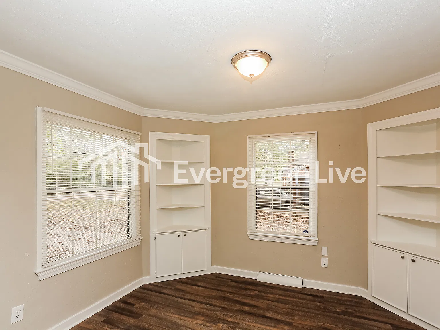 3 bed, 1.5 bath, 1231 sqft, $1,245 — Photo 3