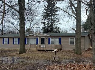 8445 White St, Port Austin, MI 48467