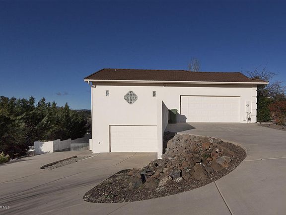 2nd image of 857 S Lakeview Dr