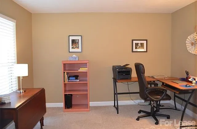 1313 Torrence Cir — Photo 15
