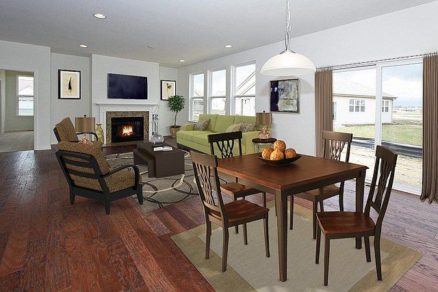 2nd image of 831 Colchester Dr