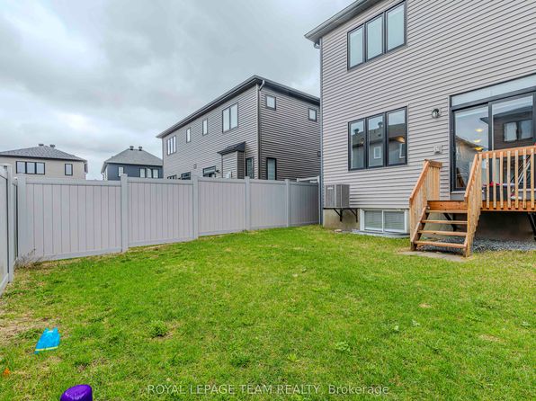 2004 Caltra Cres, Ottawa, ON K2J 6V4