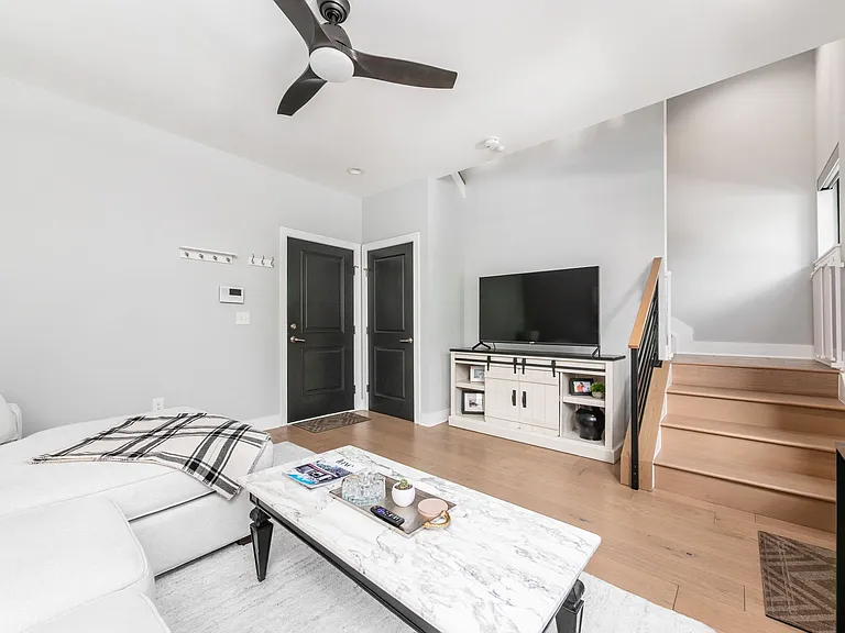271 Neruda Ave — Photo 8
