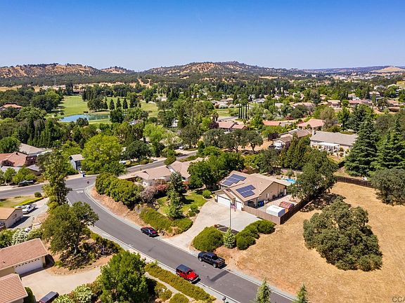 3rd image of 2385 Meadowood Dr #207