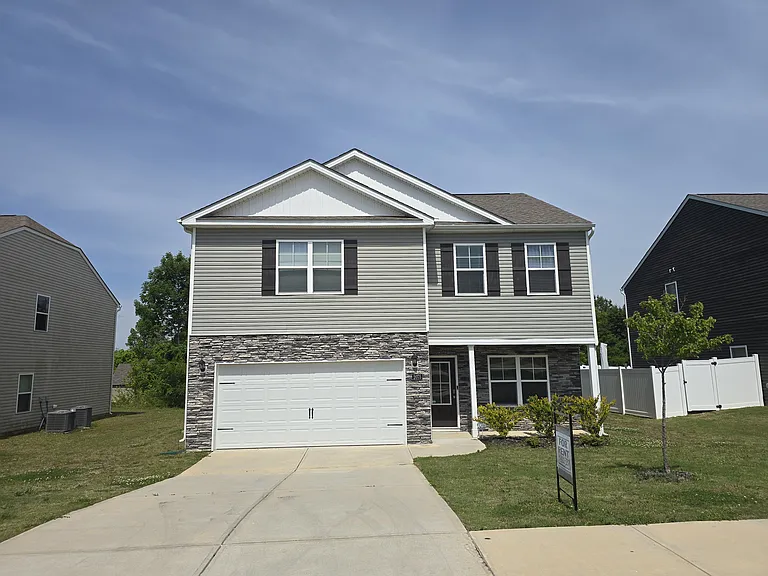 2075 Tournament Dr — Photo 1