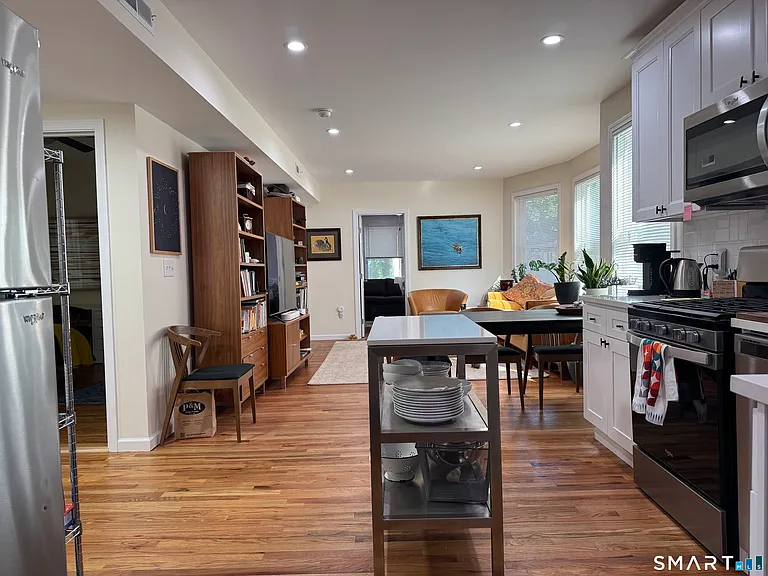 140 Foster St #1 — Photo 3