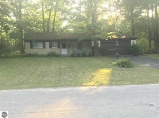 3110 Pinetree Dr, Greenbush, MI 48738