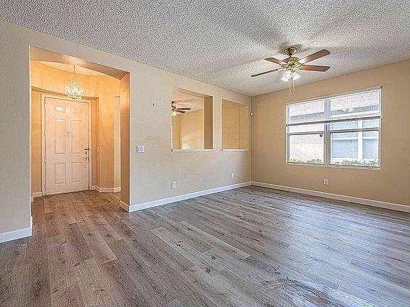 4th image of 3477 Mount Carmel Ln