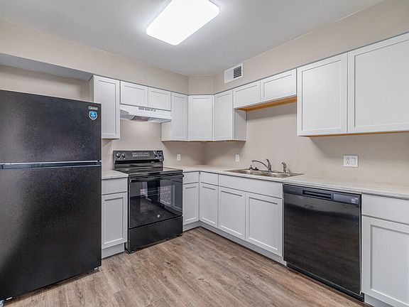 Kitchen. Middle unit layout