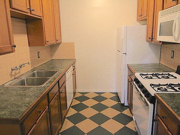 4th image of 118 Carr Dr