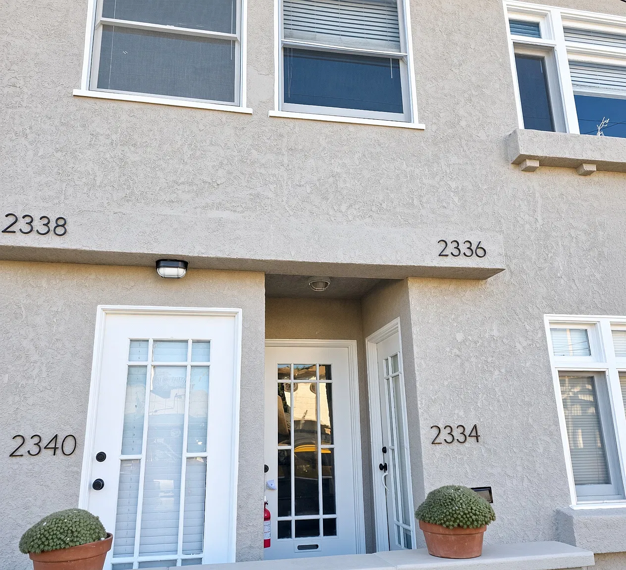 2 bed, 950 sqft, $2,400 — Photo 2