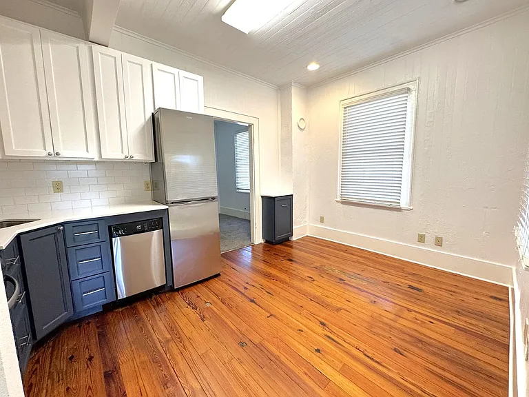 808 Dauphin St #C — Photo 5