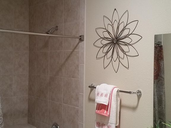 Main Bath w/Whirlpool tub