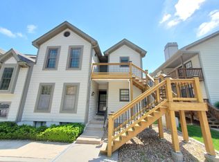 7452 Nall Ave, Prairie Village, KS 66208