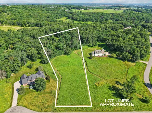 12 Noll Valley Cir, Verona, WI 53593