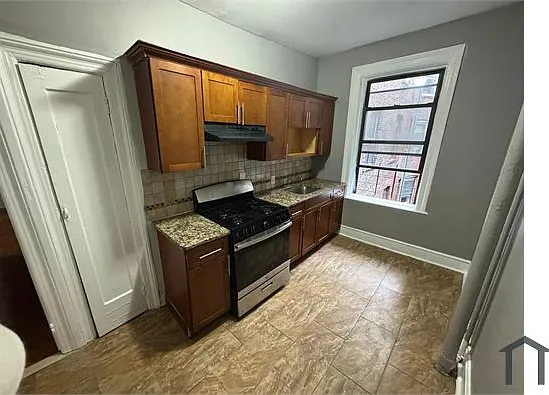 445 Mount Prospect Ave #2B — Photo 1