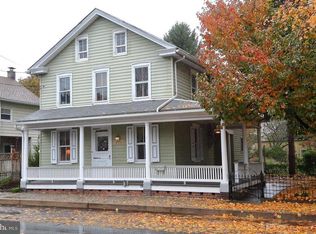 242 Marietta Ave, Mount Joy, PA 17552