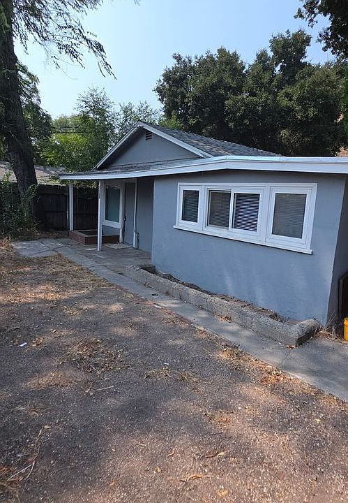 1st image of 3003 Vine St Residence 3005