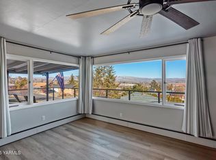 504 N 4th St, Selah, WA
