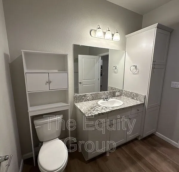 514 S Summit St #102 — Photo 11