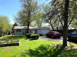 122 N Hamilton St, Lockport, IL 60441