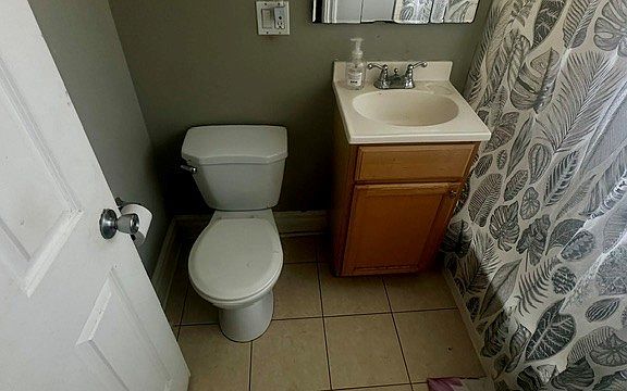 3rd image of 4728 N Kenneth Ave APT 3E