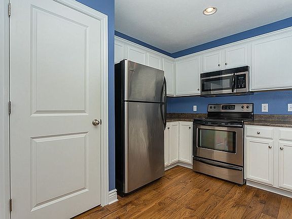 5th image of 5913 N 166th Ct