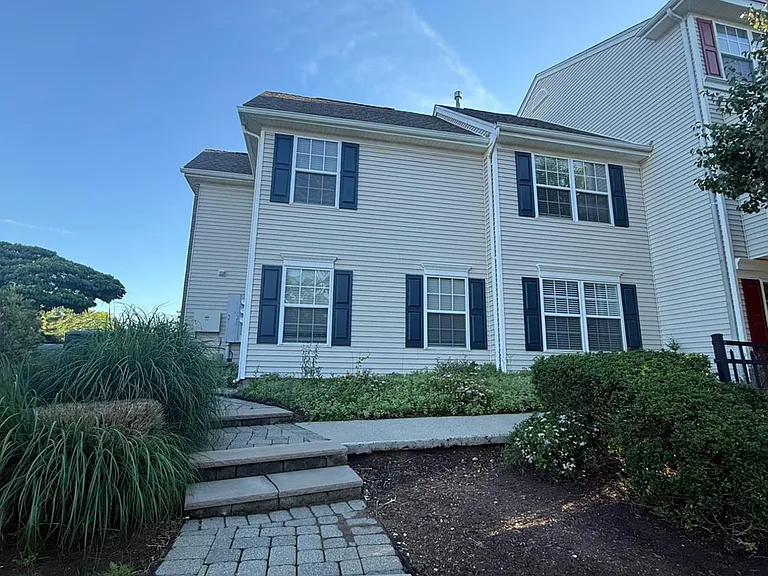 1 Boehm Dr — Photo 2