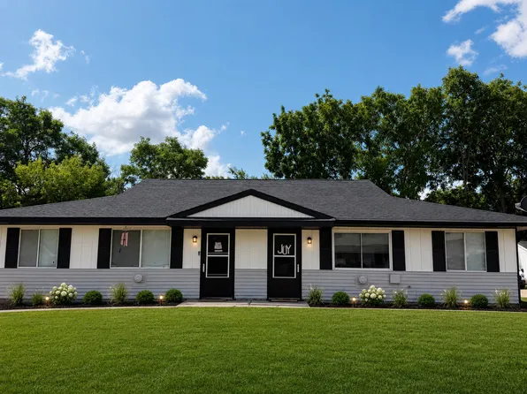 158 Grand Manor Dr, Grand Ledge, MI 48837