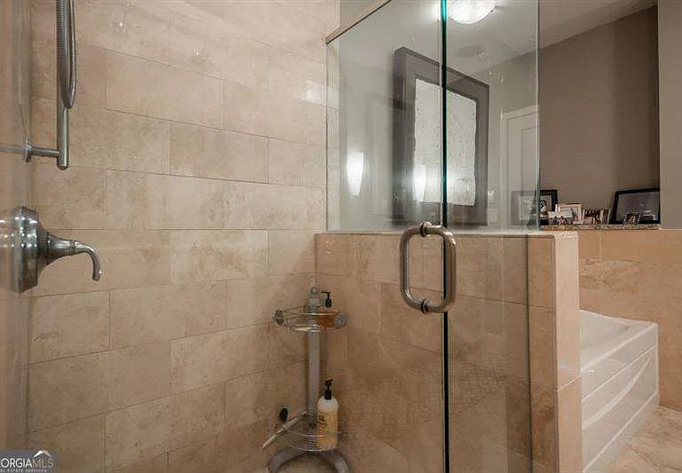 2795 Peachtree Rd NE #1909 — Photo 9